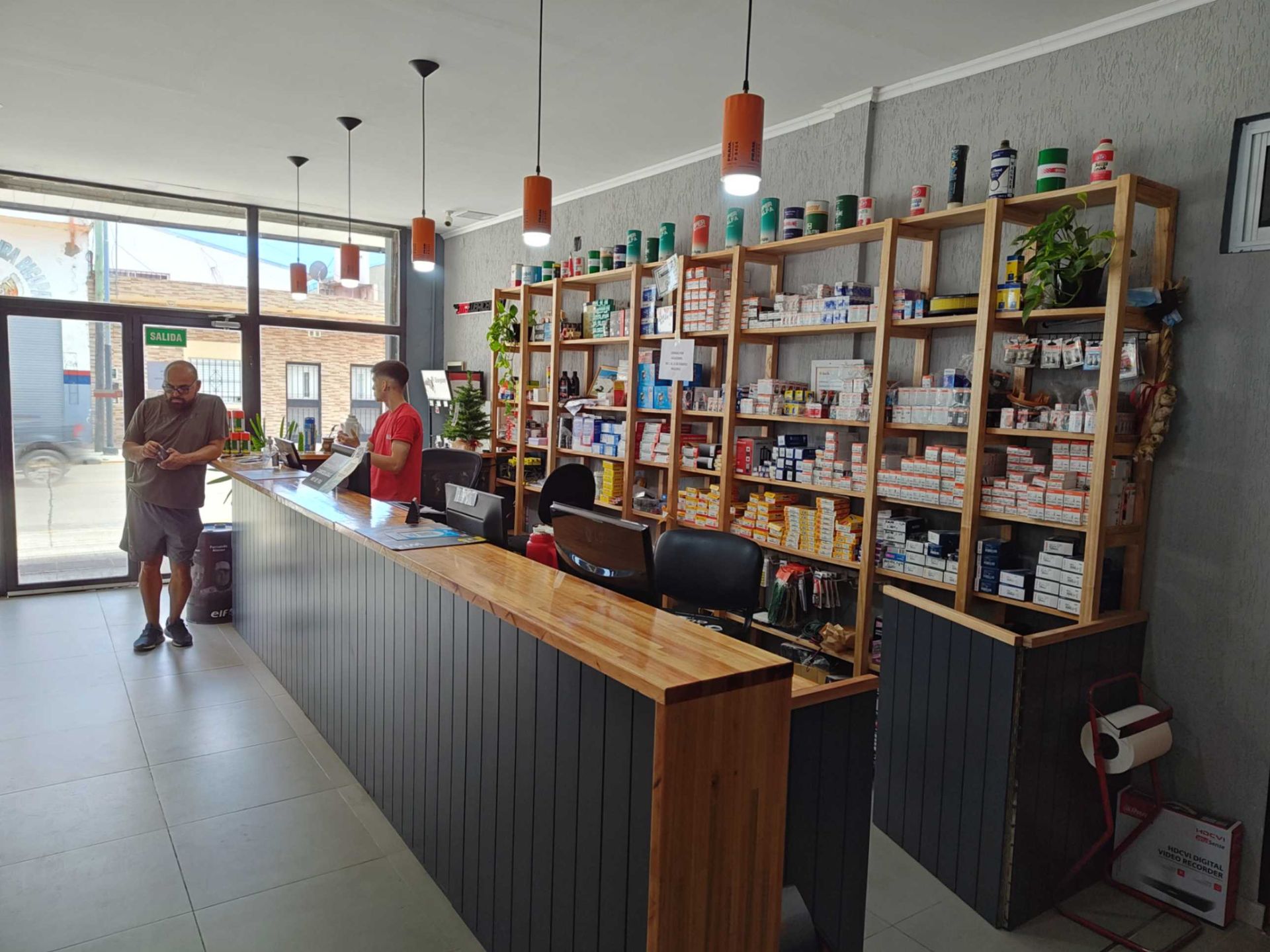 el lubricentro visto desde afuera